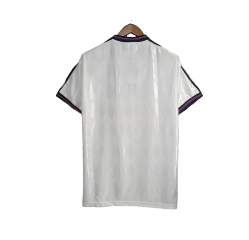 https://cdn.shopify.com/s/files/1/0826/7228/8075/files/19951996-bayern-munich-opel-away-retro-kit-classickits433-950205.webp?v=1741199336