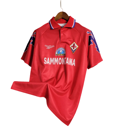 https://cdn.shopify.com/s/files/1/0826/7228/8075/files/19951996-fiorentina-florence-sammontana-third-retro-kit-classickits433-602342.webp?v=1741199043