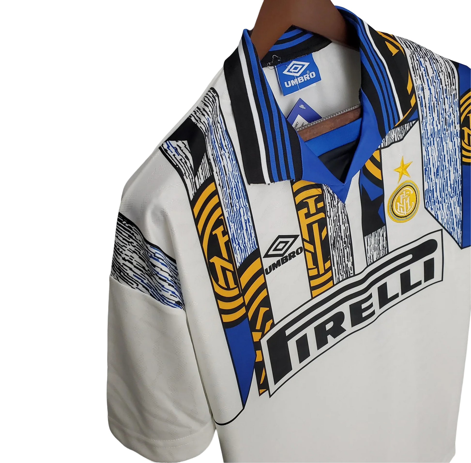 https://cdn.shopify.com/s/files/1/0826/7228/8075/files/19951996-inter-milan-pirelli-away-retro-kit-classickits433-196294.webp?v=1741198906