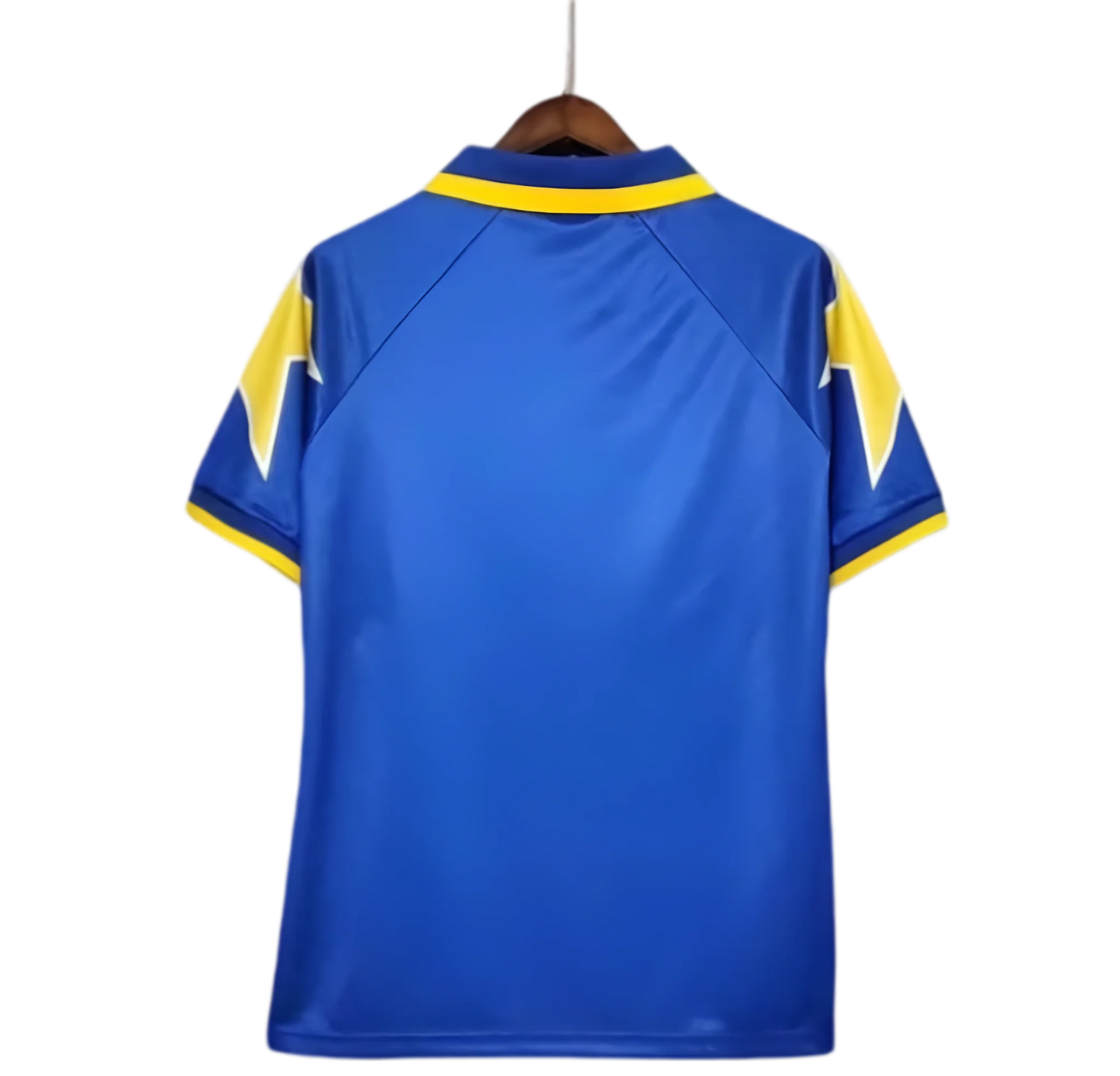 https://cdn.shopify.com/s/files/1/0826/7228/8075/files/19951996-juventus-sony-away-retro-kit-classickits433-439172.webp?v=1741198805