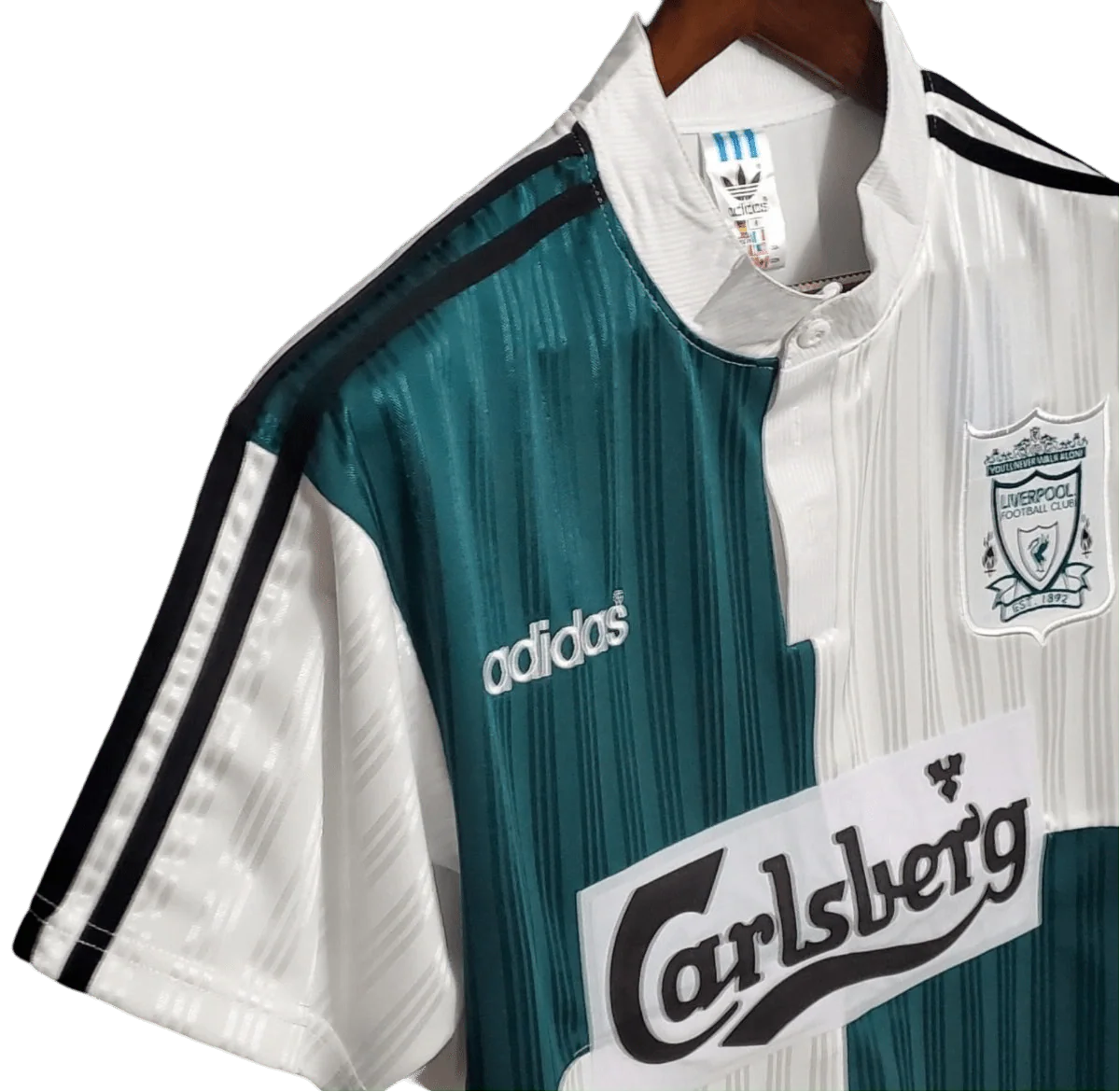 https://cdn.shopify.com/s/files/1/0826/7228/8075/files/19951996-liverpool-carlsberg-away-retro-kit-classickits433-517584.webp?v=1741199192