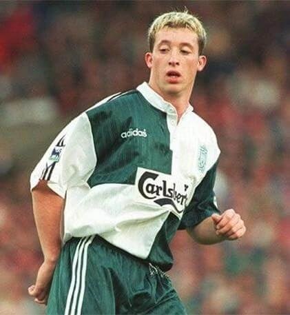 https://cdn.shopify.com/s/files/1/0826/7228/8075/files/19951996-liverpool-carlsberg-away-retro-kit-classickits433-735198.webp?v=1741199189