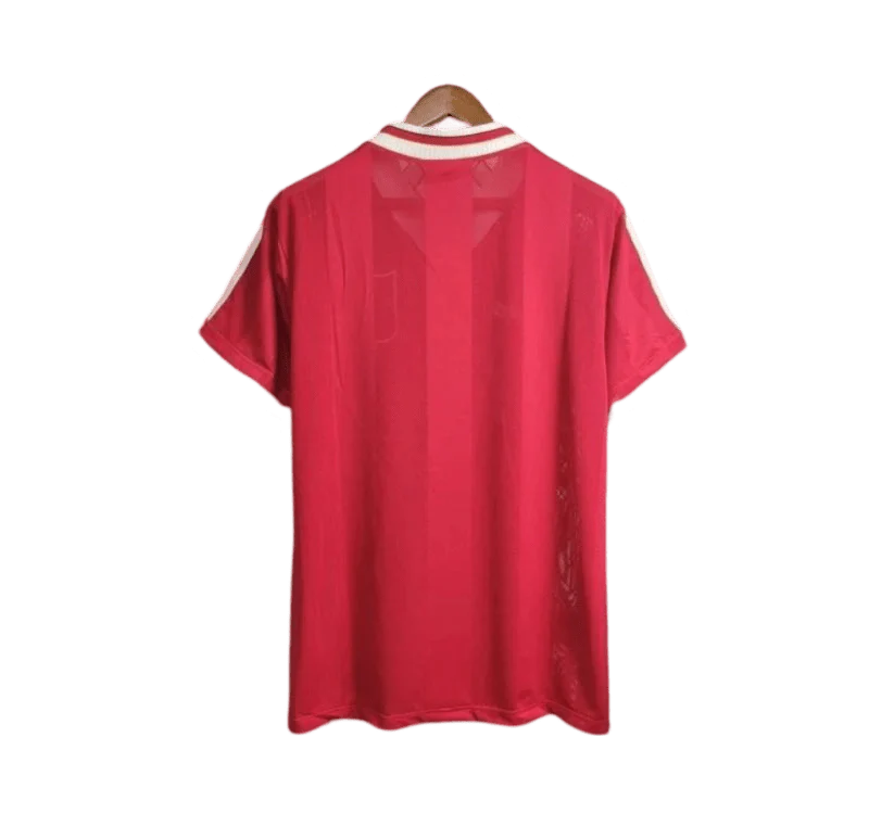 https://cdn.shopify.com/s/files/1/0826/7228/8075/files/19951996-liverpool-carlsberg-home-retro-kit-classickits433-901461.webp?v=1741199187