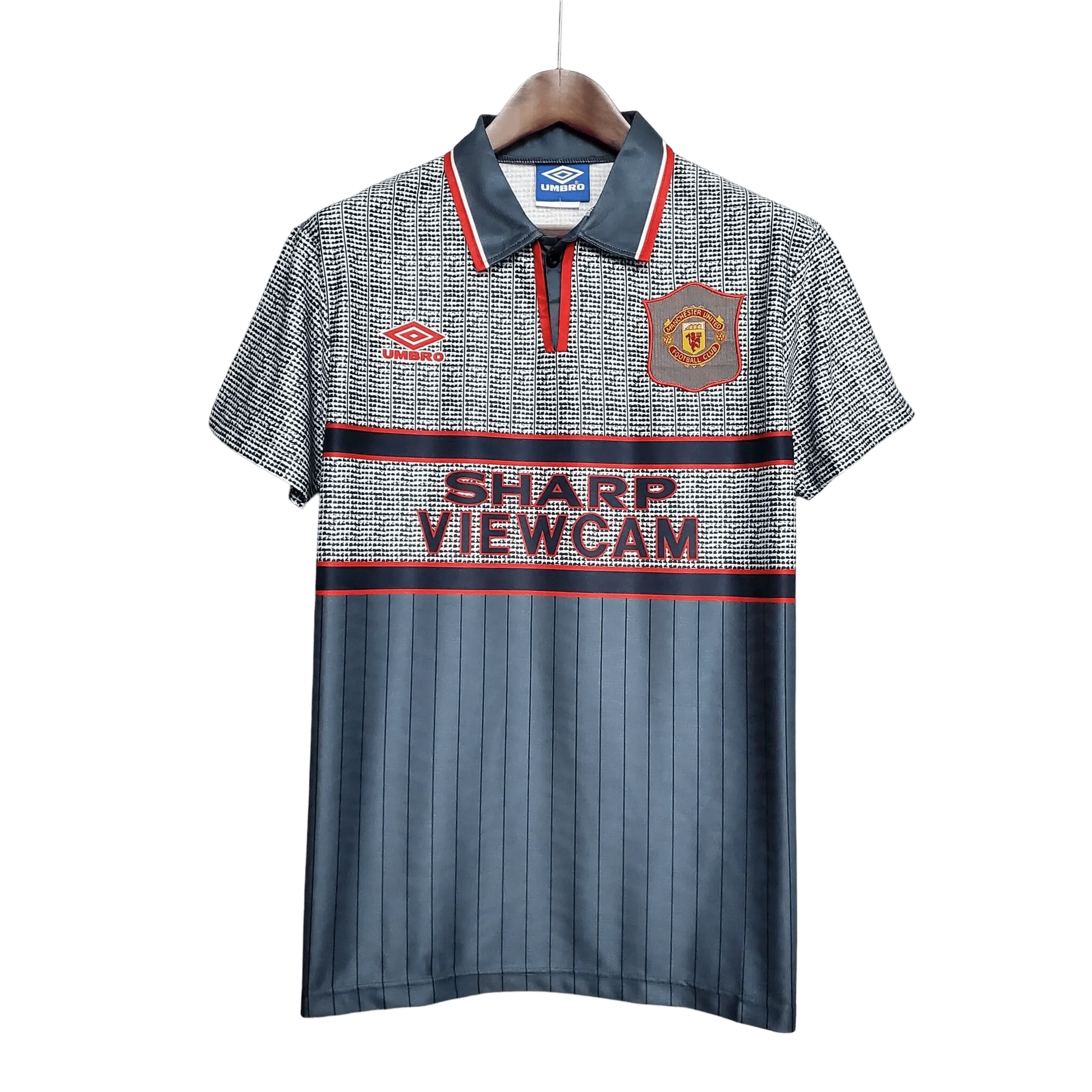 https://cdn.shopify.com/s/files/1/0826/7228/8075/files/19951996-manchester-united-sahrp-viewcam-gray-away-retro-kit-classickits433-394258.webp?v=1741199194