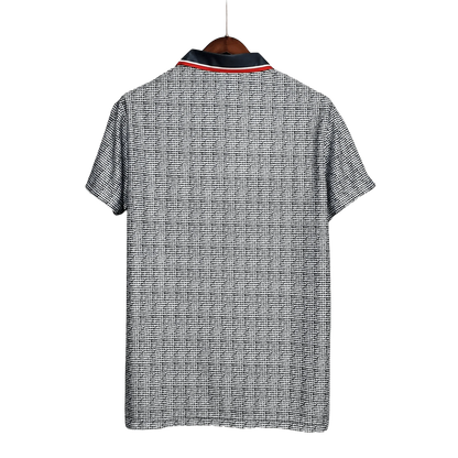 https://cdn.shopify.com/s/files/1/0826/7228/8075/files/19951996-manchester-united-sahrp-viewcam-gray-away-retro-kit-classickits433-864292.webp?v=1741199199