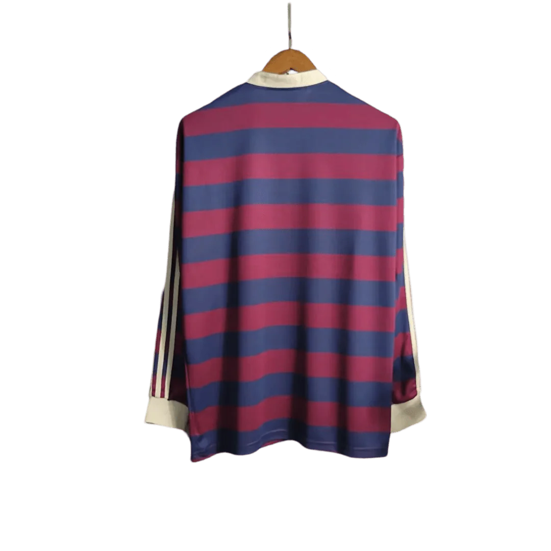https://cdn.shopify.com/s/files/1/0826/7228/8075/files/19951996-newcastle-utd-away-retro-kit-long-sleeve-classickits433-122103.webp?v=1741197846