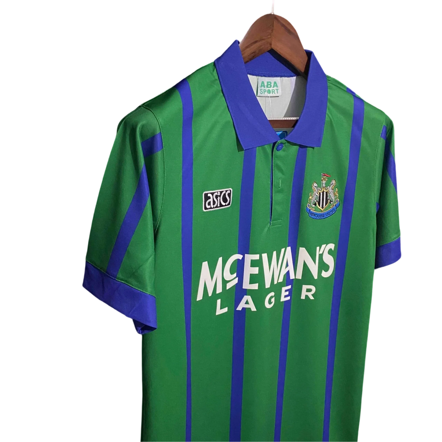 https://cdn.shopify.com/s/files/1/0826/7228/8075/files/19951996-newcastle-utd-mcewans-away-retro-kit-classickits433-242653.webp?v=1741199159