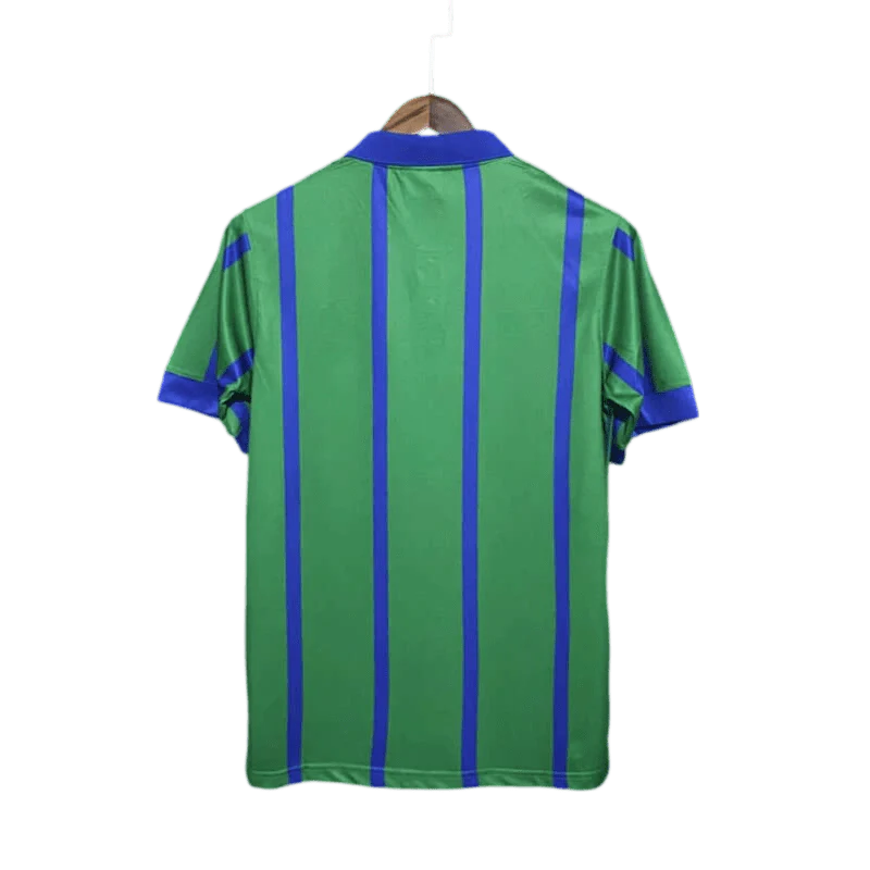 https://cdn.shopify.com/s/files/1/0826/7228/8075/files/19951996-newcastle-utd-mcewans-away-retro-kit-classickits433-428351.webp?v=1741199157