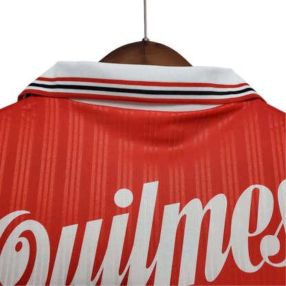 https://cdn.shopify.com/s/files/1/0826/7228/8075/files/19951996-river-plate-quilmes-away-retro-jersey-751205.webp?v=1741197184