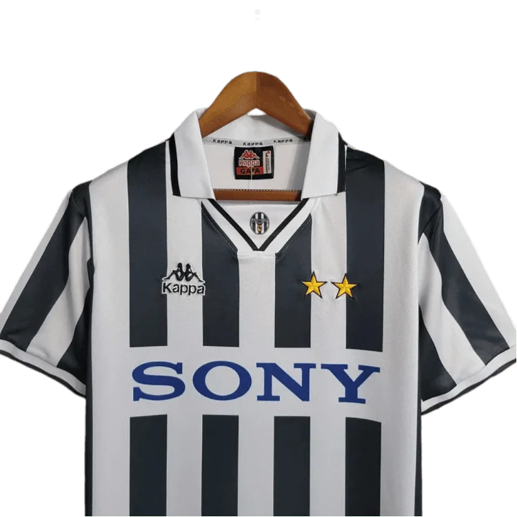 https://cdn.shopify.com/s/files/1/0826/7228/8075/files/19951997-juventus-sony-home-retro-jersey-401106.webp?v=1741198778