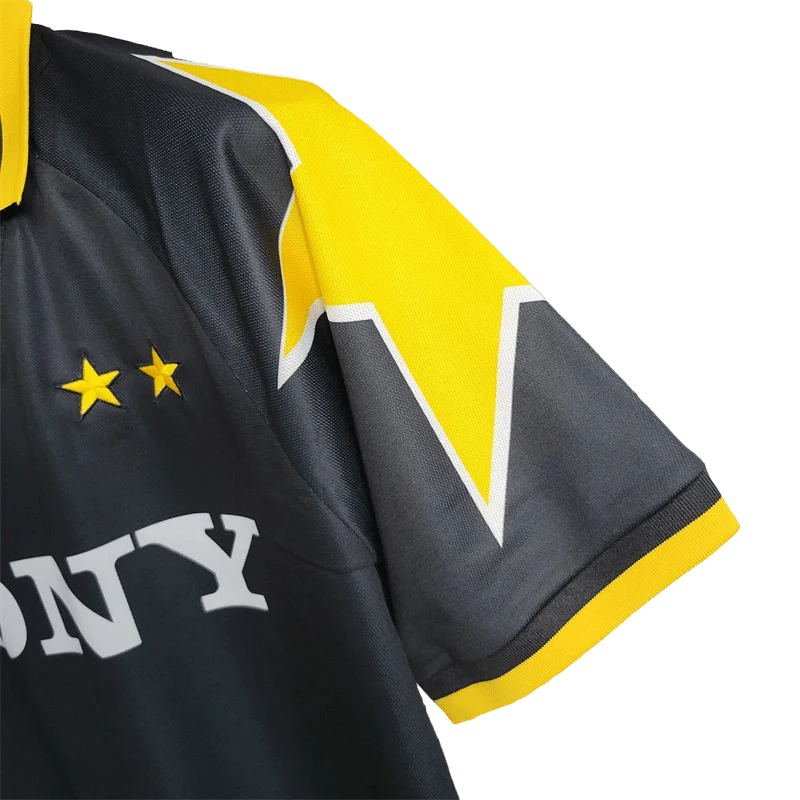 https://cdn.shopify.com/s/files/1/0826/7228/8075/files/19951997-juventus-sony-third-retro-kit-classickits433-528792.webp?v=1741198775