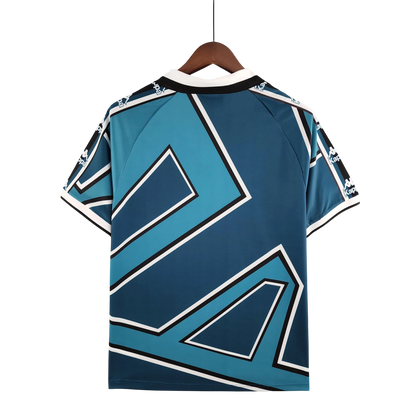 https://cdn.shopify.com/s/files/1/0826/7228/8075/files/19951997-real-betis-away-retro-kit-classickits433-428893.webp?v=1741199149