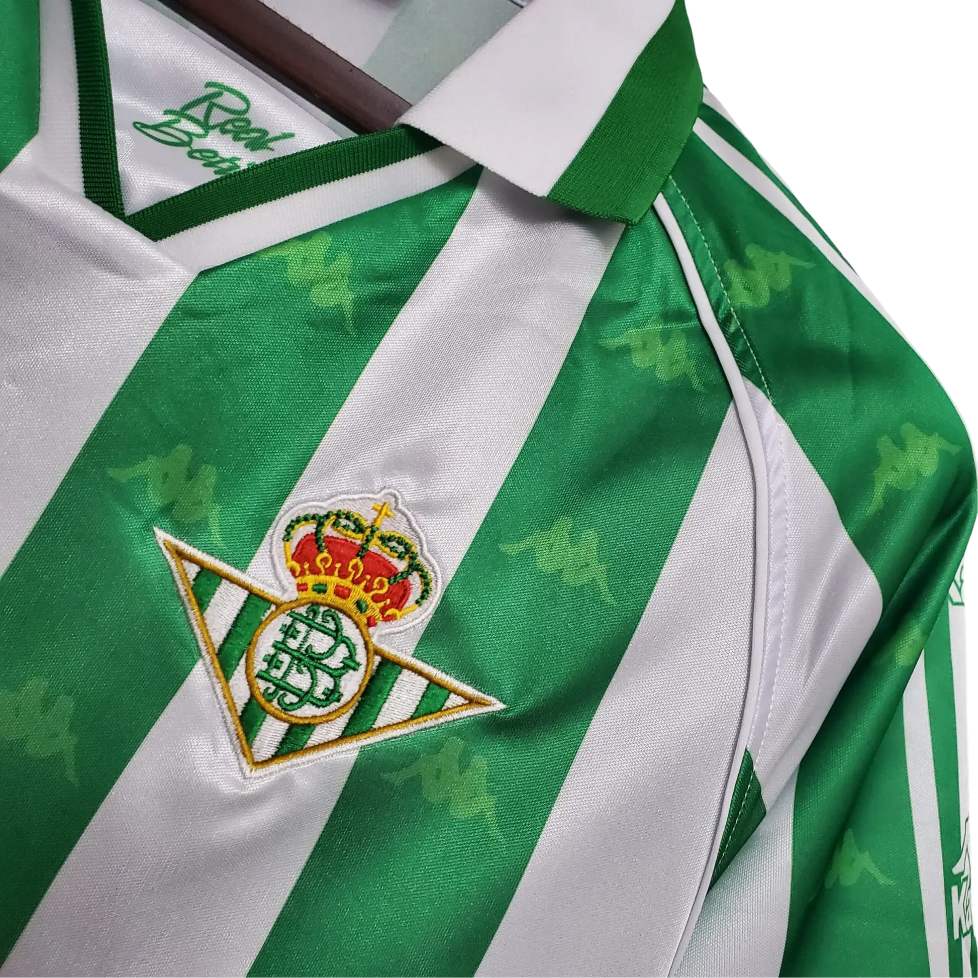 https://cdn.shopify.com/s/files/1/0826/7228/8075/files/19951997-real-betis-home-retro-kit-classickits433-501376.webp?v=1741199140