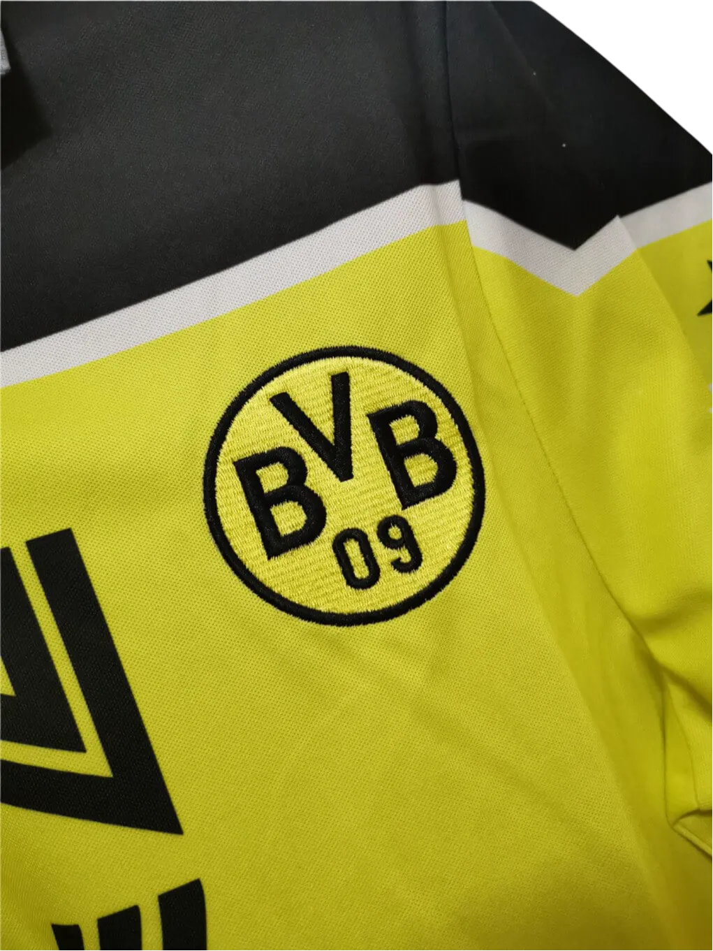 https://cdn.shopify.com/s/files/1/0826/7228/8075/files/1996-1997BorussiaDortmundContinentale-ThirdRetroShirt_8.webp?v=1735866540