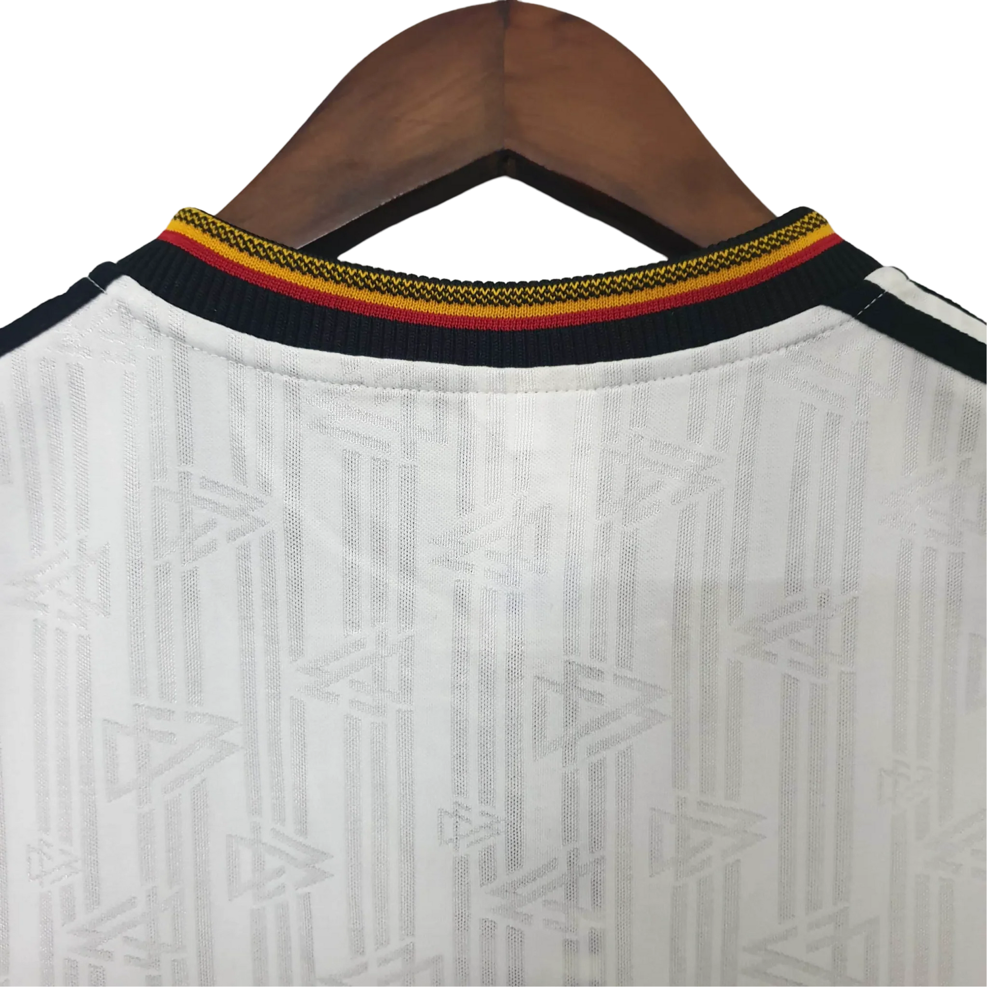 https://cdn.shopify.com/s/files/1/0826/7228/8075/files/1996-germany-euro-retro-kit-719490.webp?v=1741197045