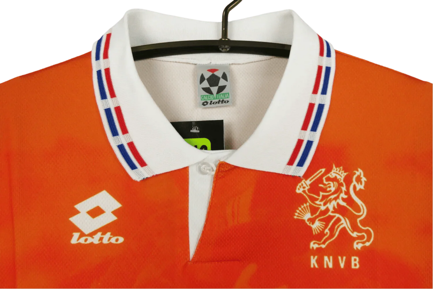 https://cdn.shopify.com/s/files/1/0826/7228/8075/files/1996-netherlands-home-kit-124525.webp?v=1741196944