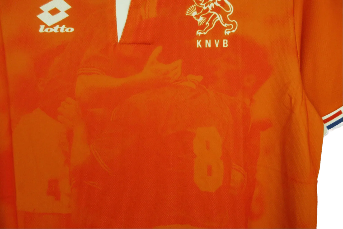 https://cdn.shopify.com/s/files/1/0826/7228/8075/files/1996-netherlands-home-kit-479962.webp?v=1741196943