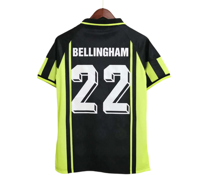 https://cdn.shopify.com/s/files/1/0826/7228/8075/files/19961997-borussia-dortmund-continentale-away-retro-kit-classickits433-645898.webp?v=1741199393