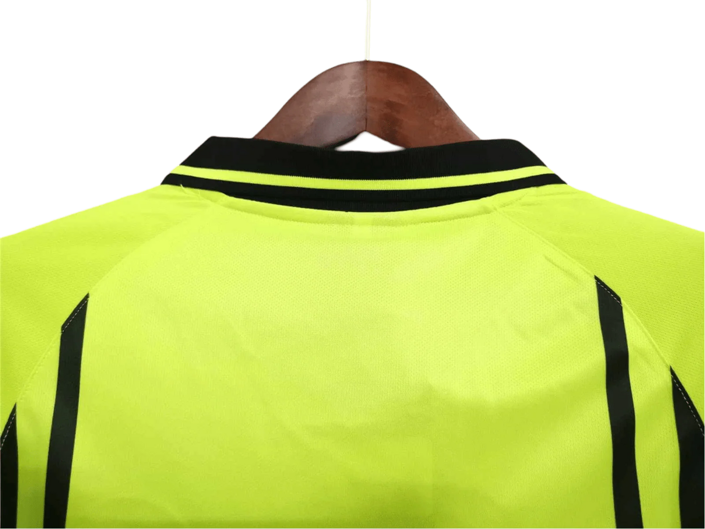 https://cdn.shopify.com/s/files/1/0826/7228/8075/files/19961997-borussia-dortmund-continentale-home-retro-kit-classickits433-172677.webp?v=1741199323