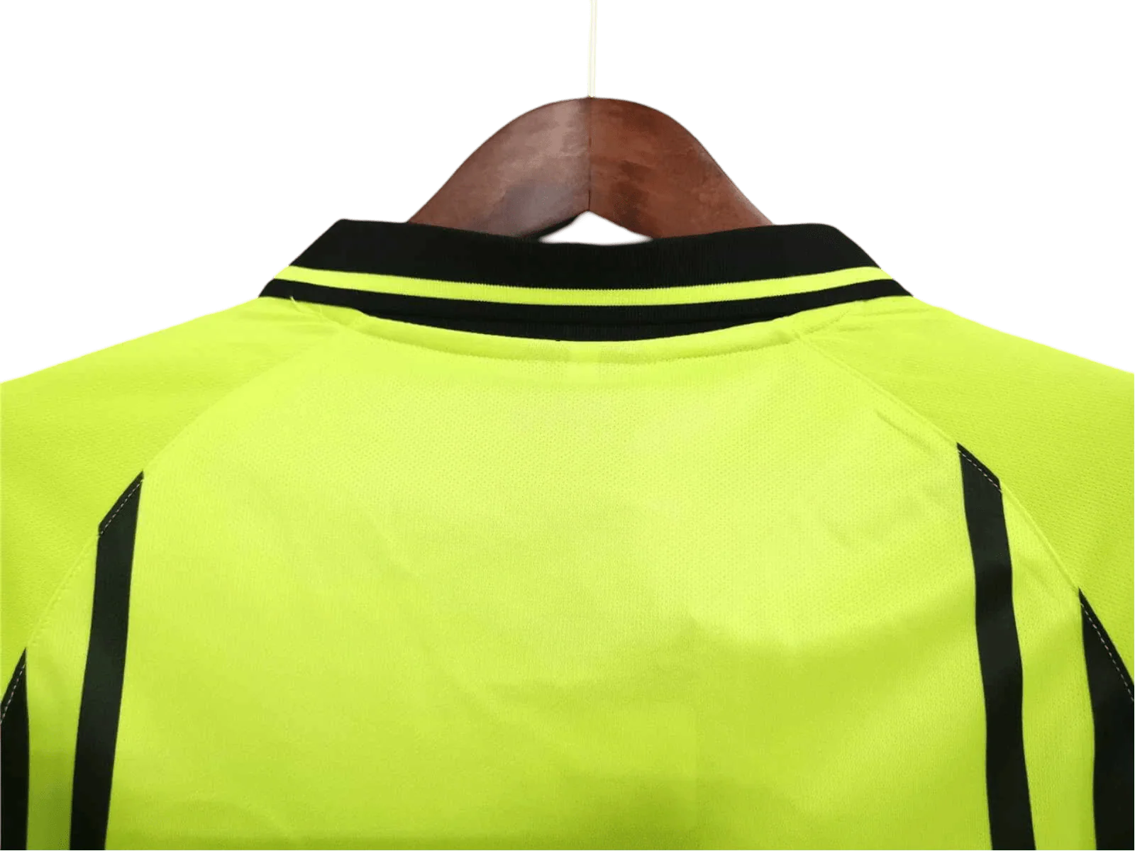 https://cdn.shopify.com/s/files/1/0826/7228/8075/files/19961997-borussia-dortmund-continentale-home-retro-kit-classickits433-172677.webp?v=1741199323