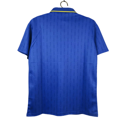 https://cdn.shopify.com/s/files/1/0826/7228/8075/files/19961997-chelsea-coors-home-retro-kit-classickits433-247256.webp?v=1741199249
