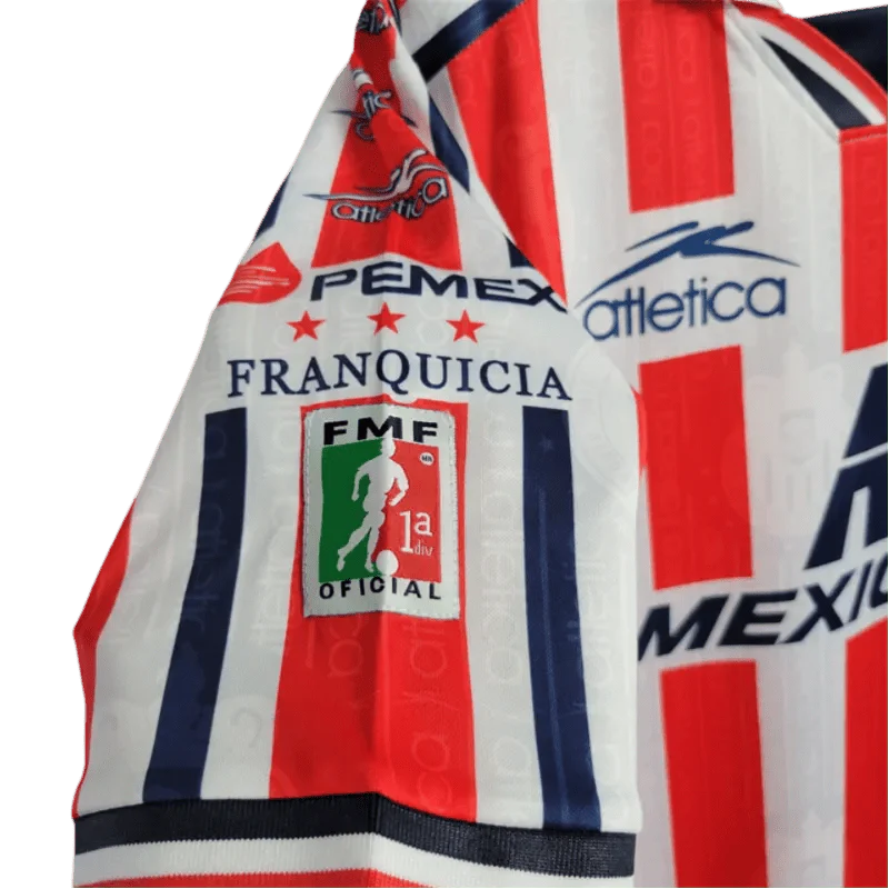 https://cdn.shopify.com/s/files/1/0826/7228/8075/files/19961997-chivas-guadalajara-mexicana-home-retro-jersey-403015.webp?v=1741197157
