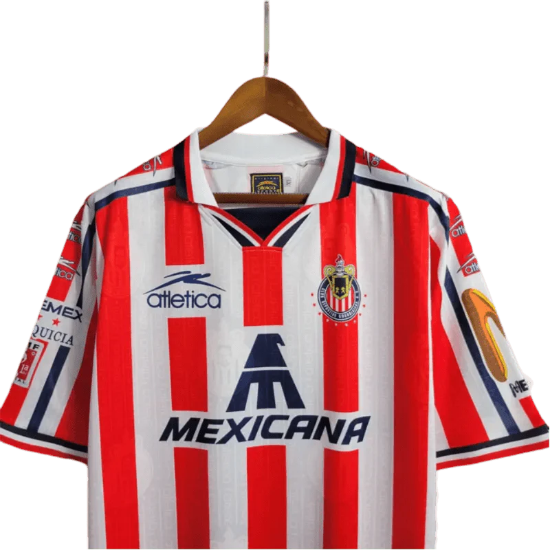 https://cdn.shopify.com/s/files/1/0826/7228/8075/files/19961997-chivas-guadalajara-mexicana-home-retro-jersey-892752.webp?v=1741197160