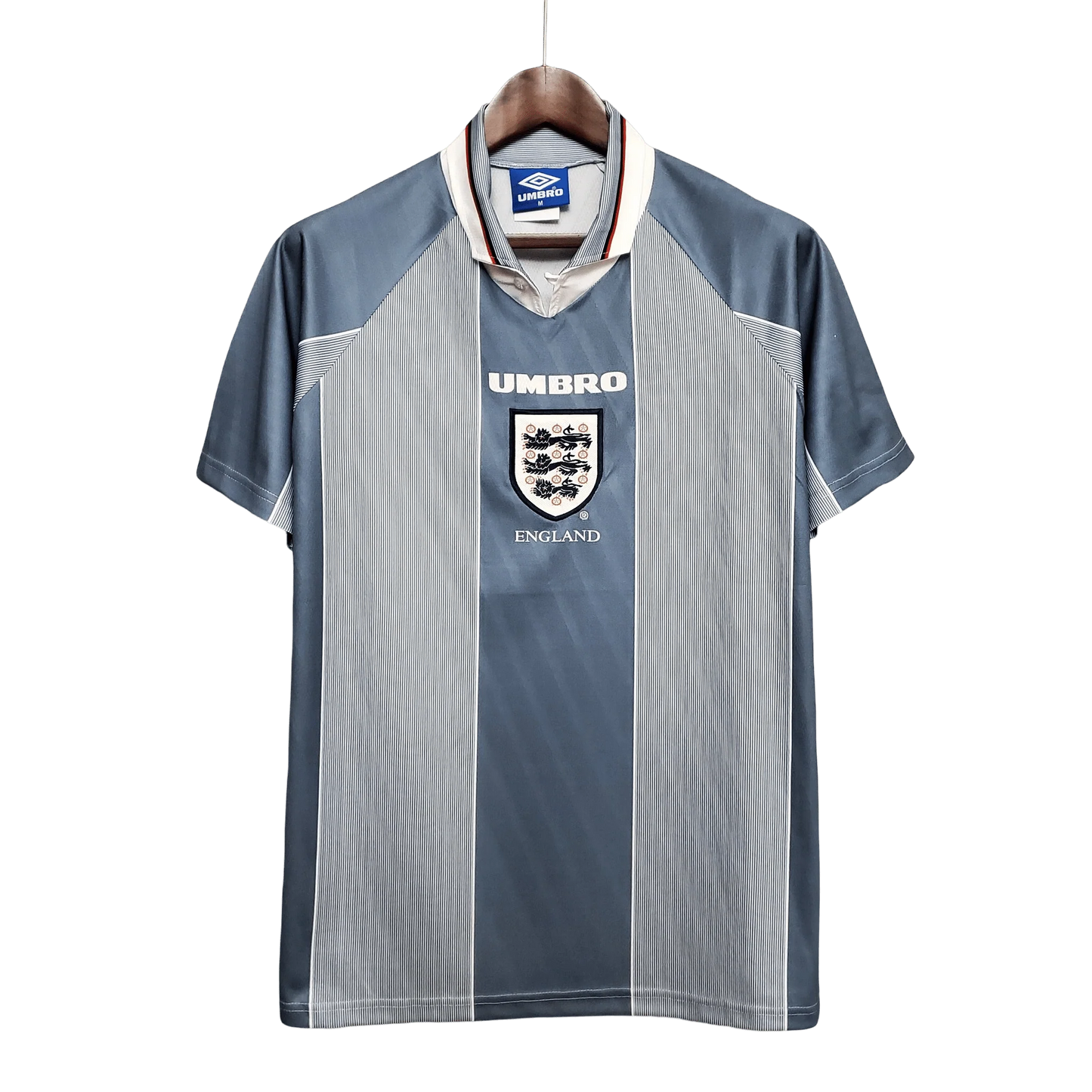 https://cdn.shopify.com/s/files/1/0826/7228/8075/files/19961997-england-away-retro-kit-classickits433-369906.webp?v=1741198525