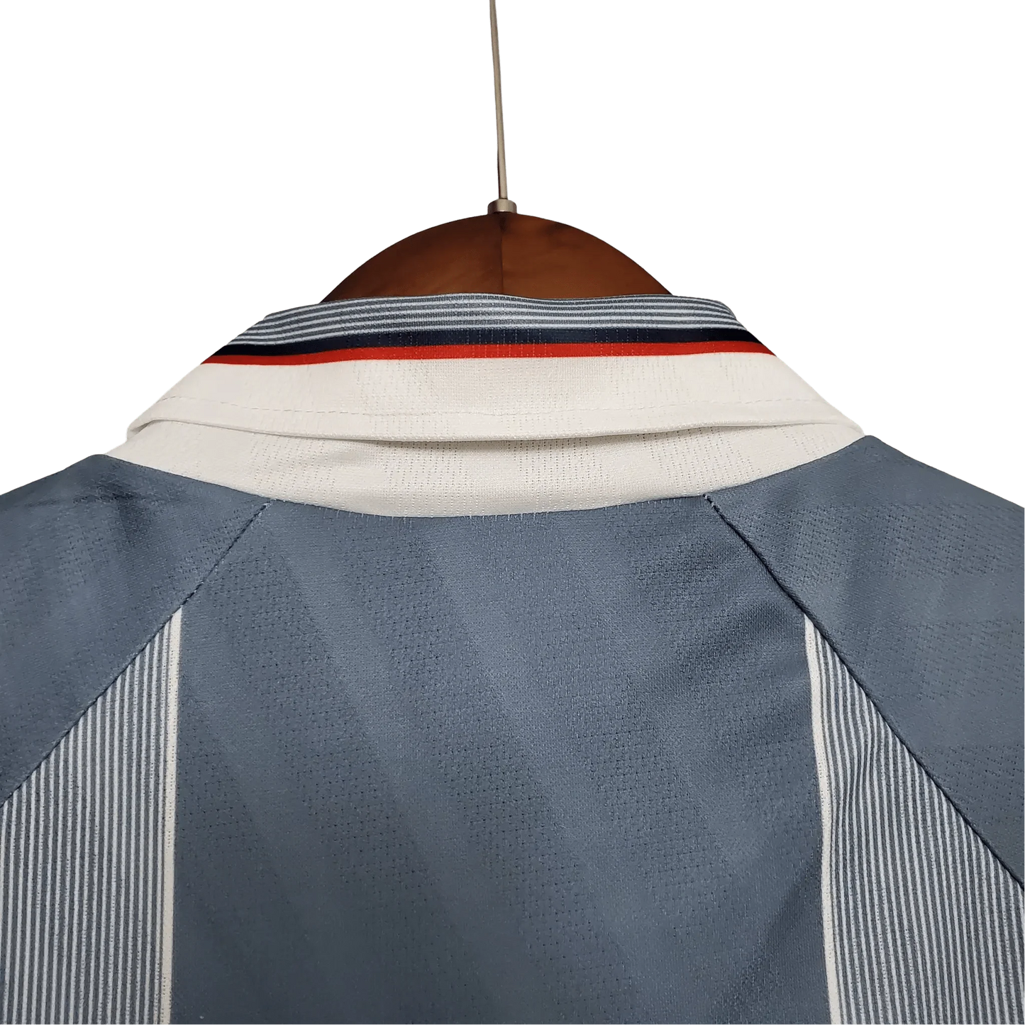 https://cdn.shopify.com/s/files/1/0826/7228/8075/files/19961997-england-away-retro-kit-classickits433-726722.webp?v=1741198526