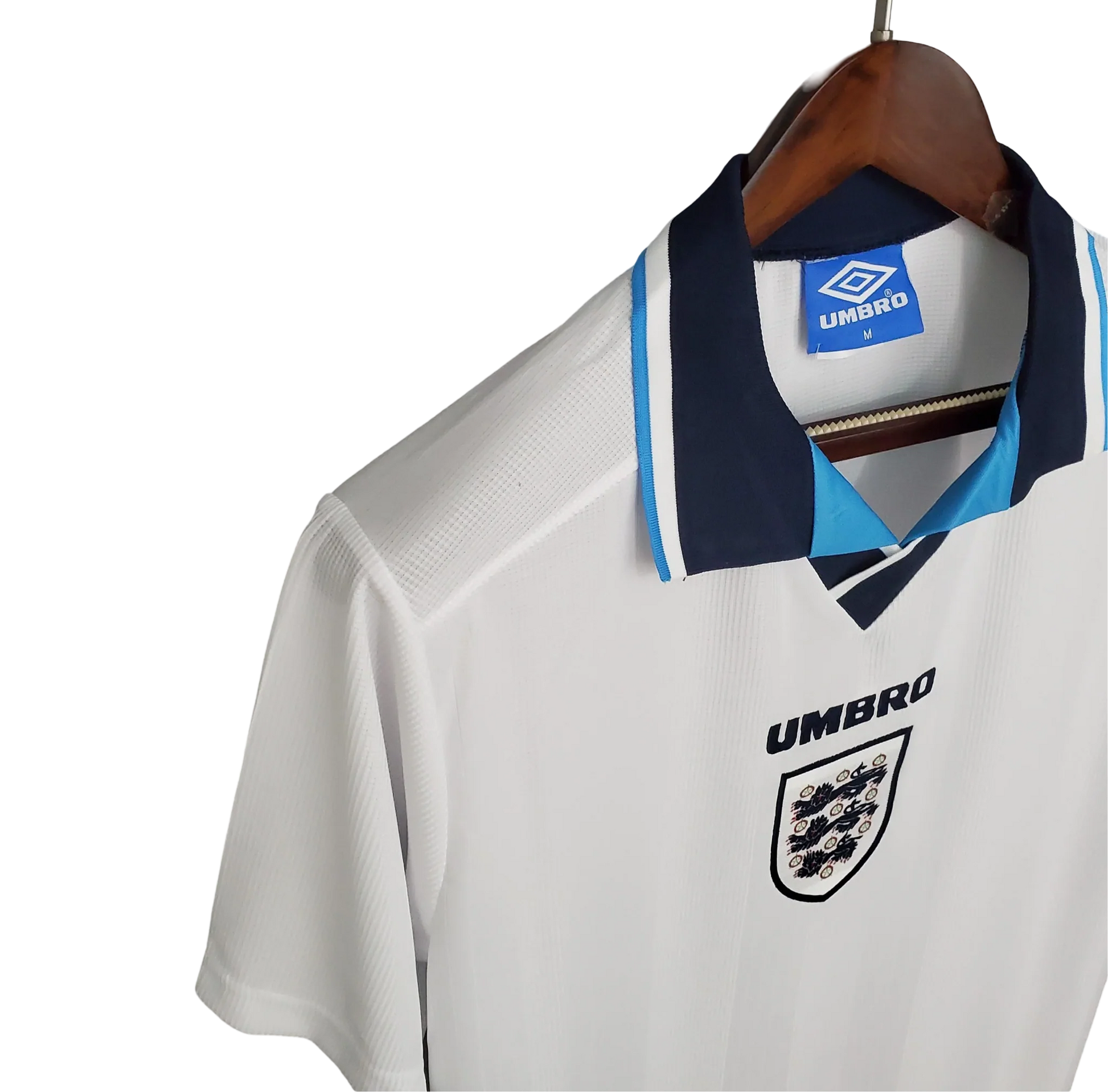 https://cdn.shopify.com/s/files/1/0826/7228/8075/files/19961997-england-home-retro-kit-classickits433-785725.webp?v=1741198518