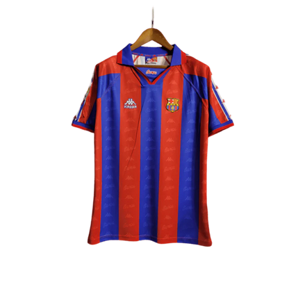 https://cdn.shopify.com/s/files/1/0826/7228/8075/files/19961997-fc-barcelona-home-retro-kit-classickits433-126302.webp?v=1741199031