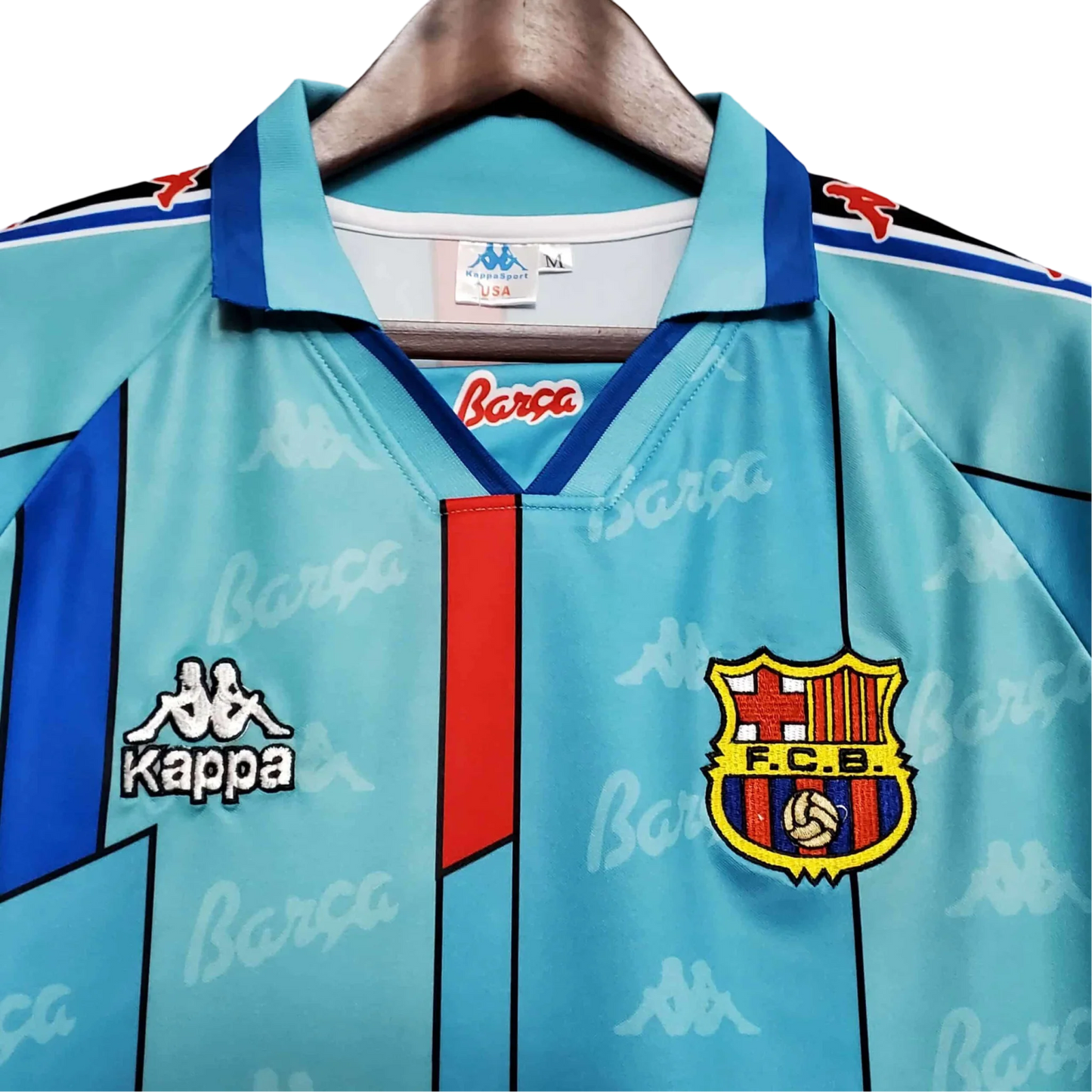 https://cdn.shopify.com/s/files/1/0826/7228/8075/files/19961997-fc-barcelona-turquoise-retro-kit-classickits433-597579.webp?v=1741199022