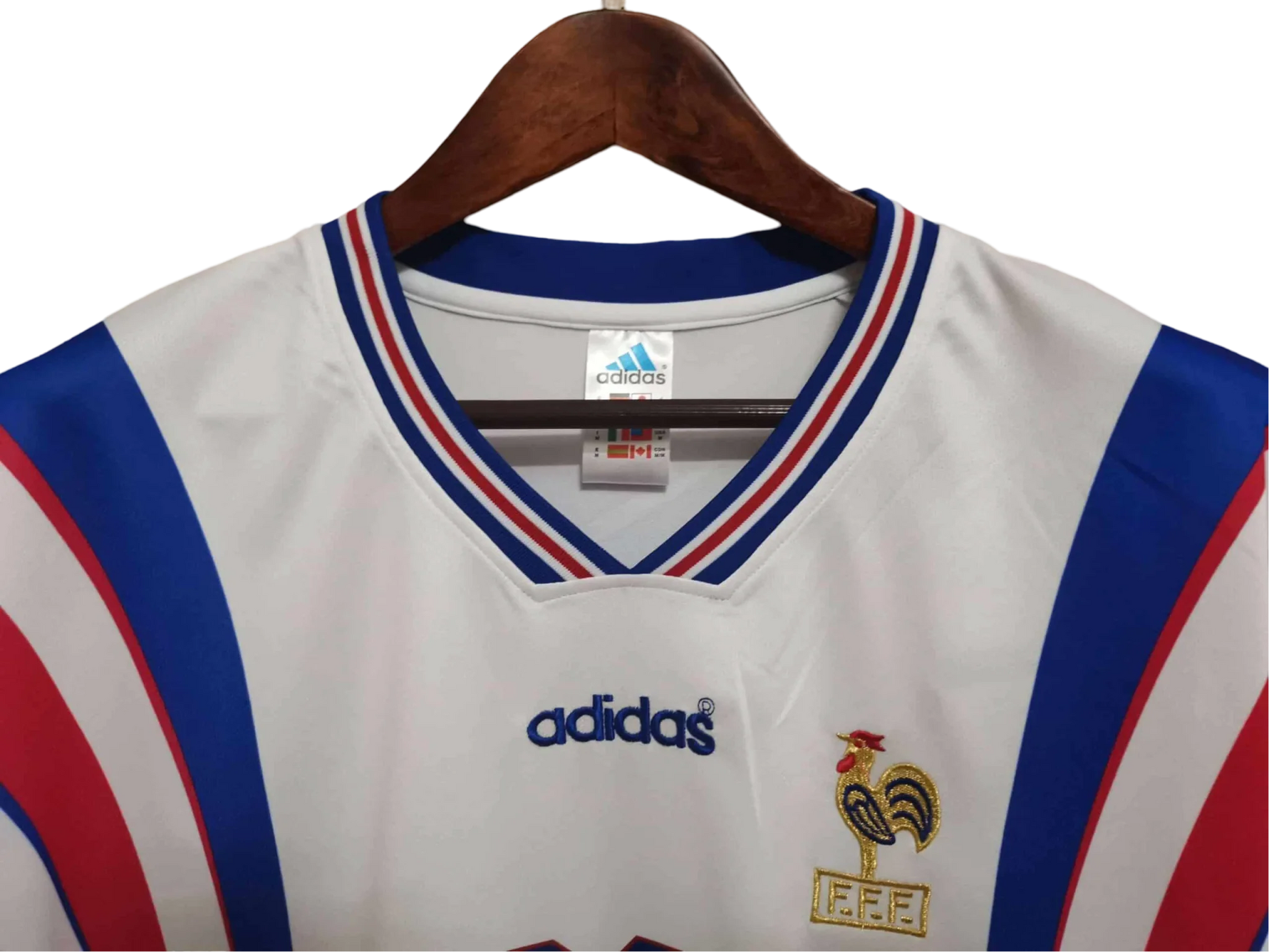 https://cdn.shopify.com/s/files/1/0826/7228/8075/files/19961997-france-away-retro-jersey-269210.webp?v=1741198522