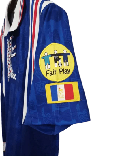 https://cdn.shopify.com/s/files/1/0826/7228/8075/files/19961997-france-home-retro-jersey-677531.webp?v=1741198519