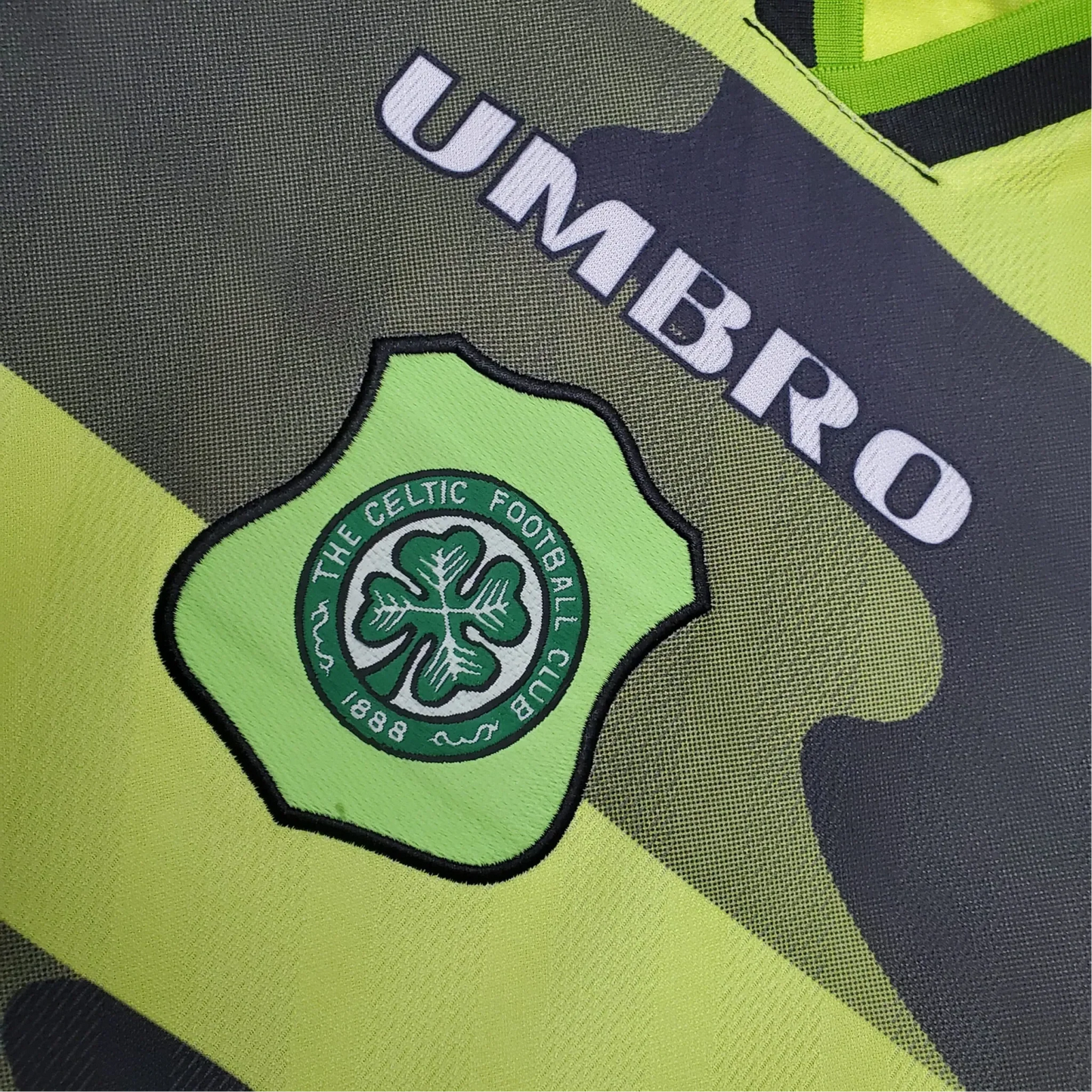 https://cdn.shopify.com/s/files/1/0826/7228/8075/files/19961997-glasgow-celtic-cr-smith-away-retro-kit-classickits433-385449.webp?v=1741198252