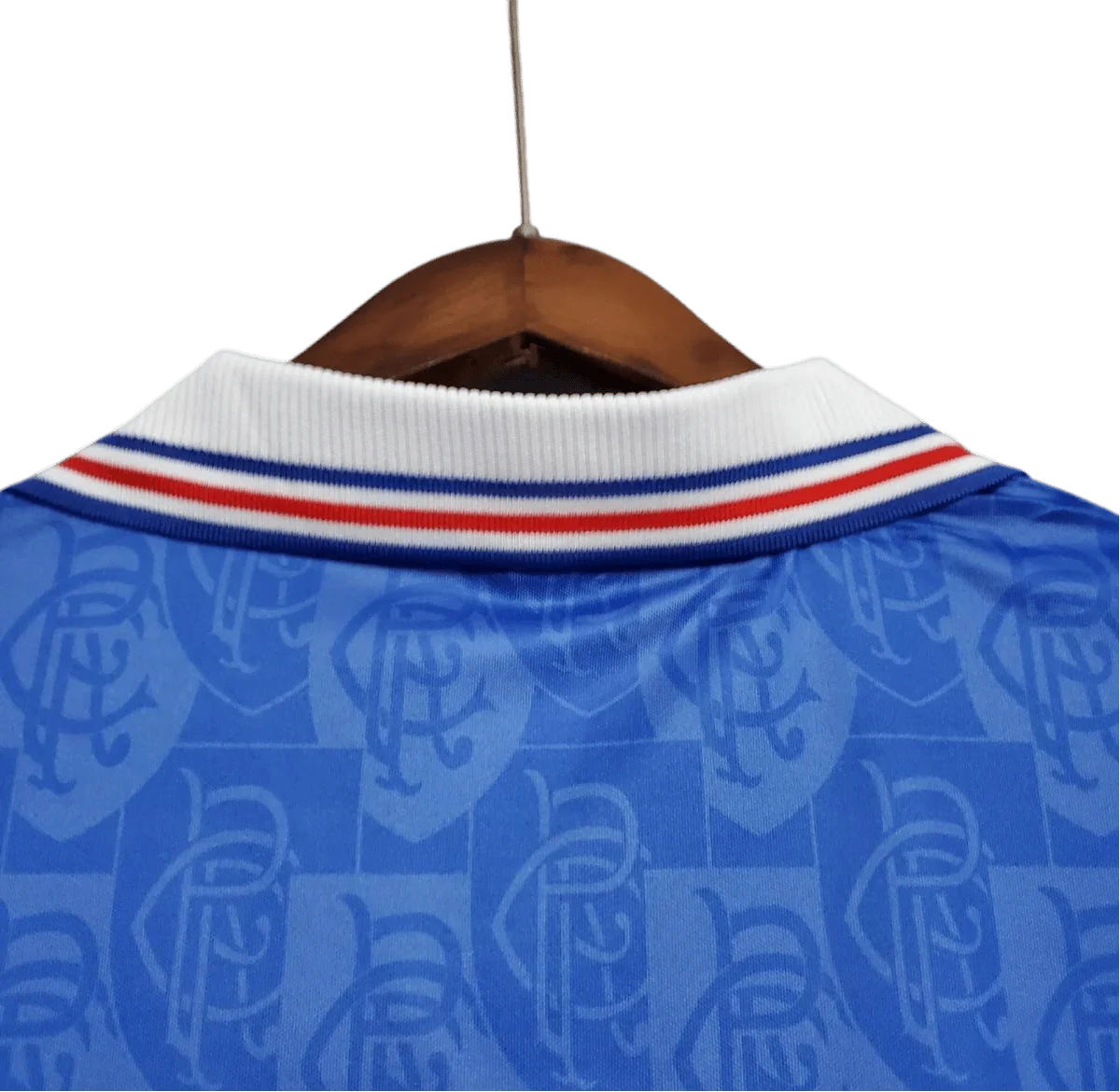 https://cdn.shopify.com/s/files/1/0826/7228/8075/files/19961997-glasgow-rangers-mcewans-lager-home-kit-classickits433-394650.webp?v=1741199171