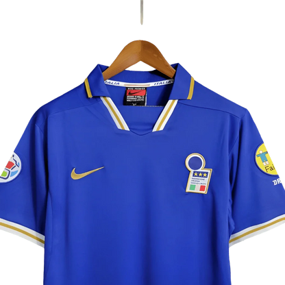 https://cdn.shopify.com/s/files/1/0826/7228/8075/files/19961997-italy-home-retro-kit-classickits433-277819.webp?v=1741198781