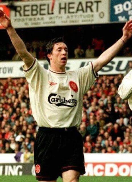 https://cdn.shopify.com/s/files/1/0826/7228/8075/files/19961997-liverpool-carlsberg-away-retro-kit-classickits433-423983.webp?v=1741199189