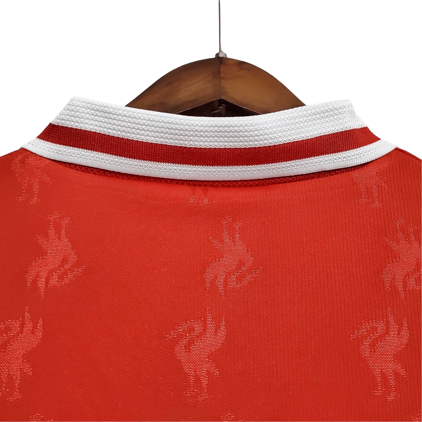 https://cdn.shopify.com/s/files/1/0826/7228/8075/files/19961997-liverpool-carlsberg-home-retro-kit-classickits433-158845.webp?v=1741199258