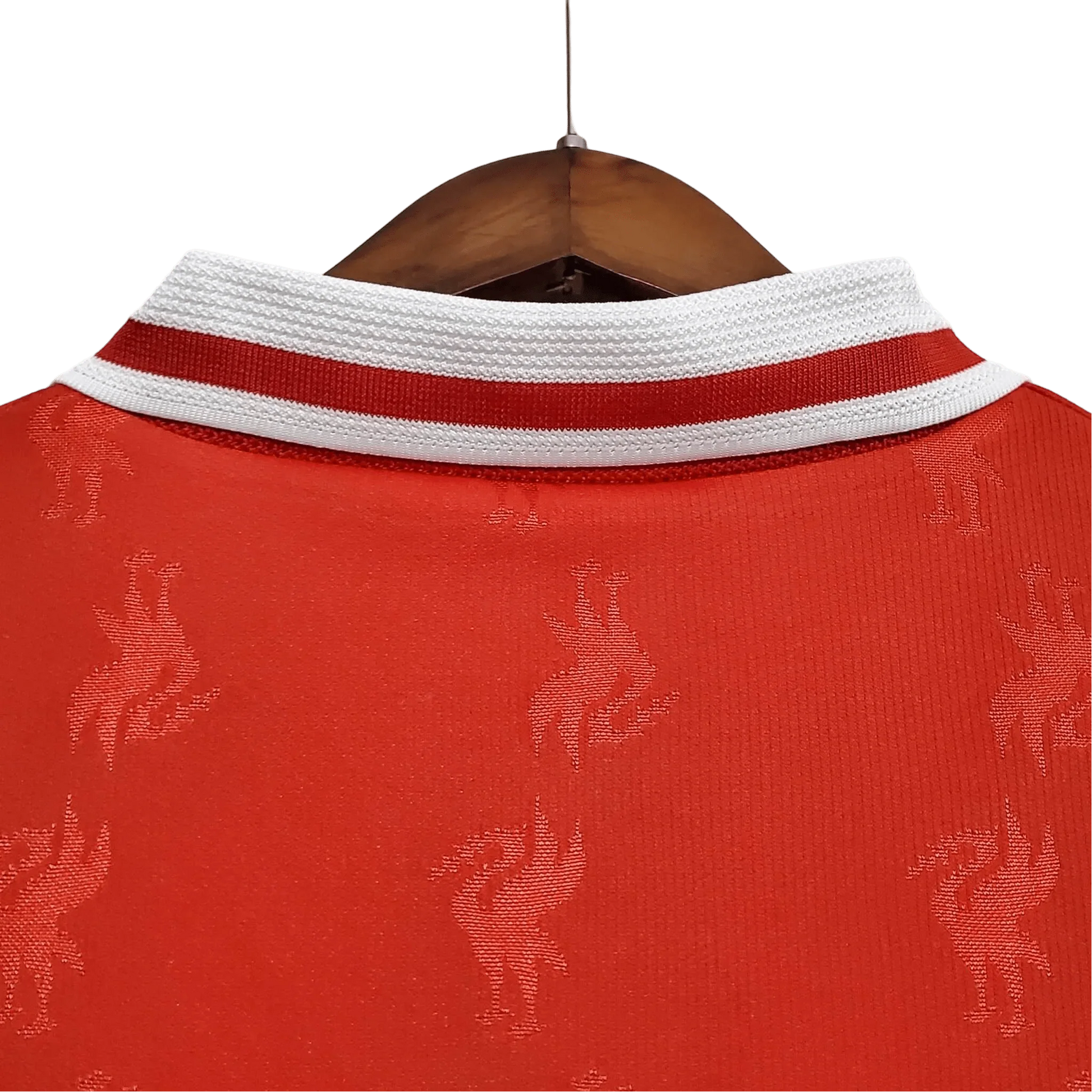 https://cdn.shopify.com/s/files/1/0826/7228/8075/files/19961997-liverpool-carlsberg-home-retro-kit-classickits433-158845.webp?v=1741199258