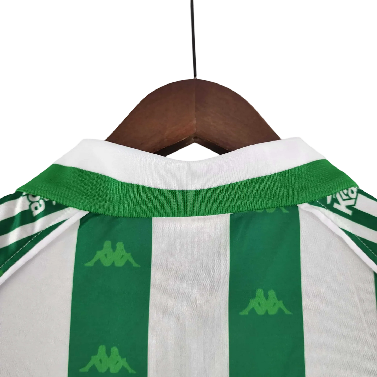 https://cdn.shopify.com/s/files/1/0826/7228/8075/files/19961997-real-betis-kelia-home-retro-kit-classickits433-102950.webp?v=1741198361