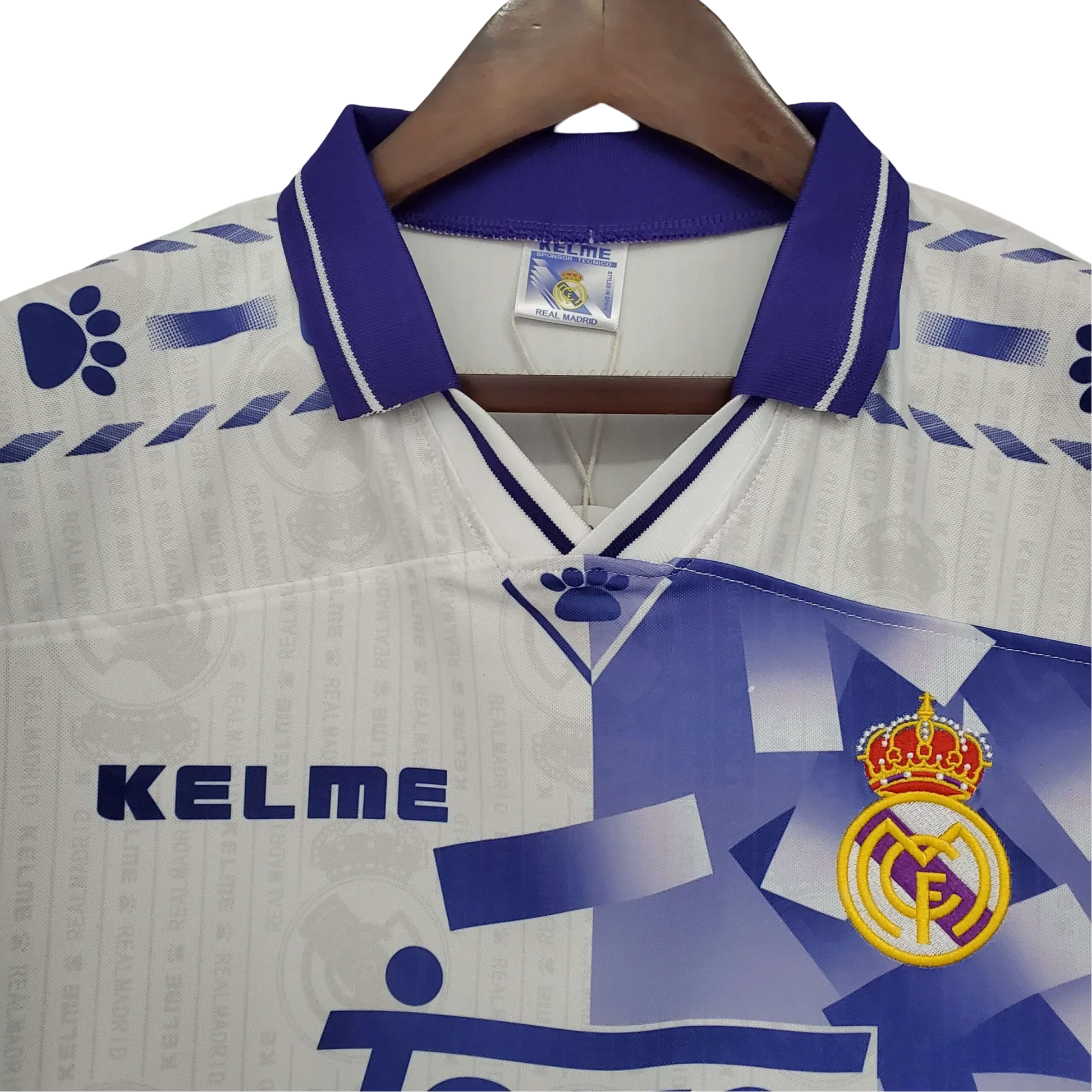 https://cdn.shopify.com/s/files/1/0826/7228/8075/files/19961997-real-madrid-teka-third-retro-kit-classickits433-566282.webp?v=1741199019