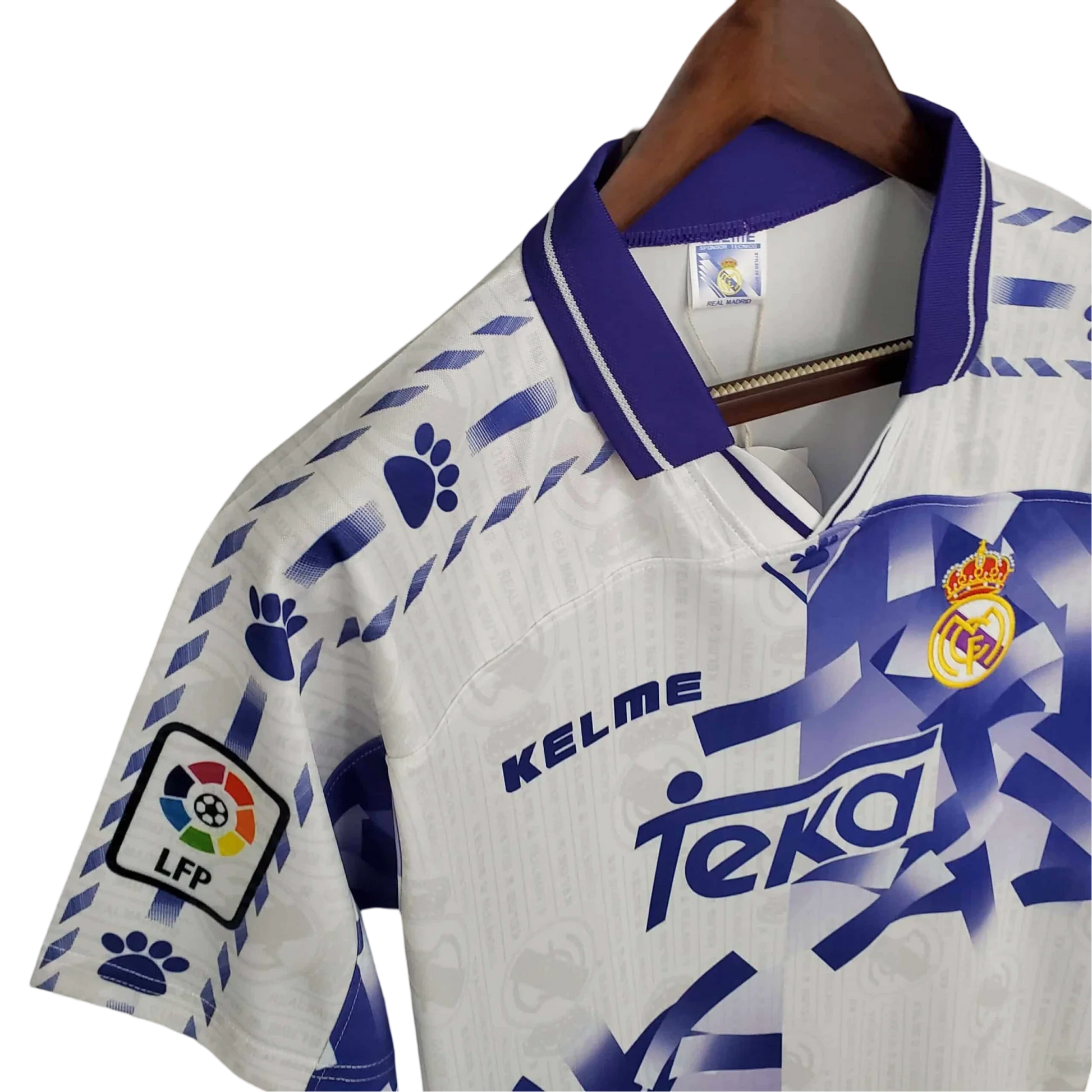 https://cdn.shopify.com/s/files/1/0826/7228/8075/files/19961997-real-madrid-teka-third-retro-kit-classickits433-669712.webp?v=1741199019