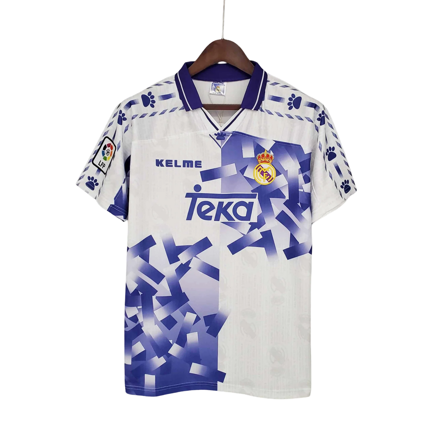 https://cdn.shopify.com/s/files/1/0826/7228/8075/files/19961997-real-madrid-teka-third-retro-kit-classickits433-690658.webp?v=1741199018