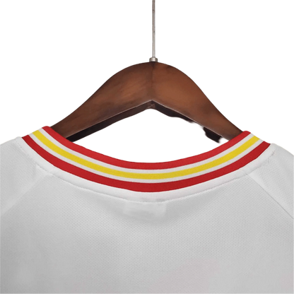 https://cdn.shopify.com/s/files/1/0826/7228/8075/files/19961997-spain-third-retro-kit-classickits433-756114.webp?v=1741198774