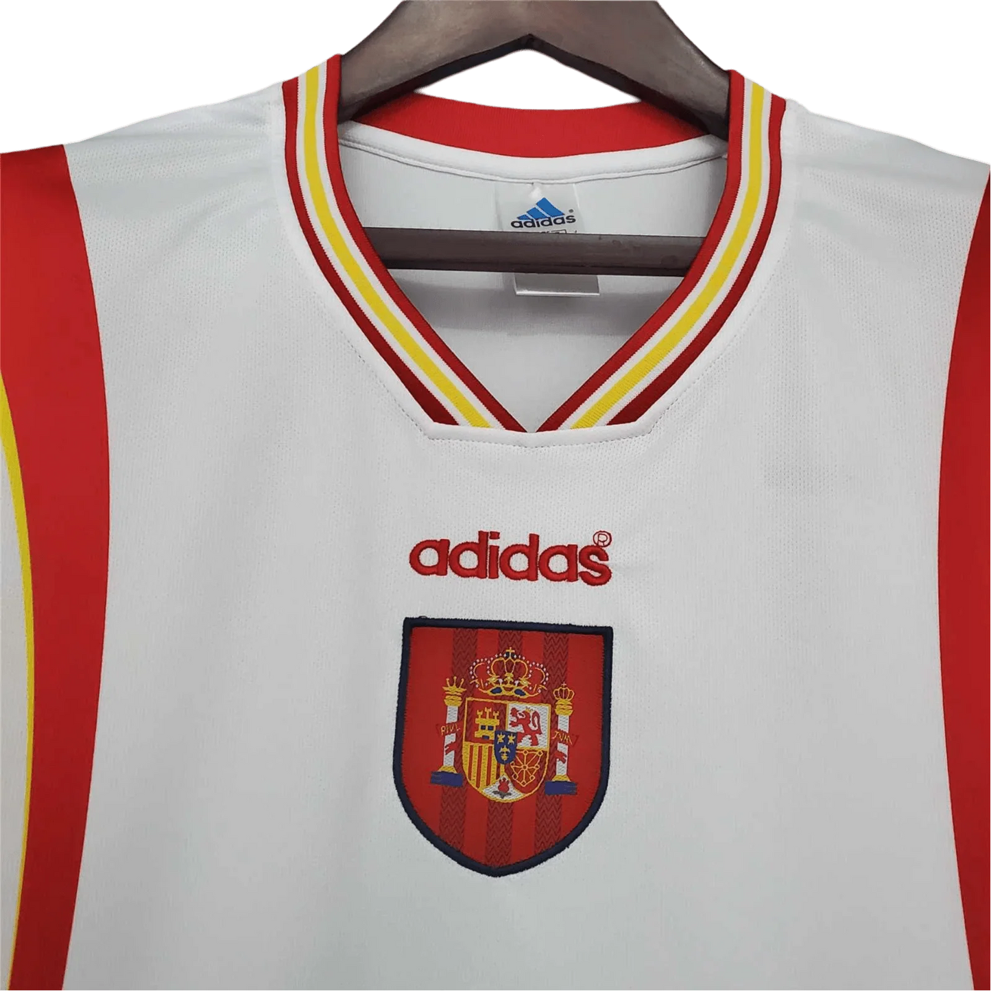 https://cdn.shopify.com/s/files/1/0826/7228/8075/files/19961997-spain-third-retro-kit-classickits433-791973.webp?v=1741198776