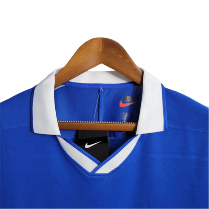 https://cdn.shopify.com/s/files/1/0826/7228/8075/files/19971998-brazil-away-retro-kit-classickits433-768560.webp?v=1741198804
