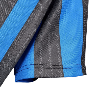 https://cdn.shopify.com/s/files/1/0826/7228/8075/files/19971998-inter-milan-home-pirelli-retro-kit-classickits433-516989.webp?v=1741198905
