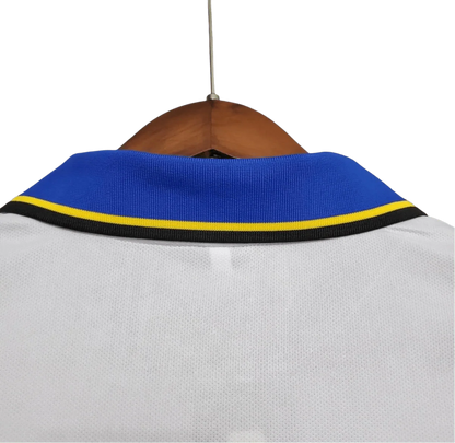 https://cdn.shopify.com/s/files/1/0826/7228/8075/files/19971998-inter-milan-pirelli-away-retro-kit-classickits433-289154.webp?v=1741198873