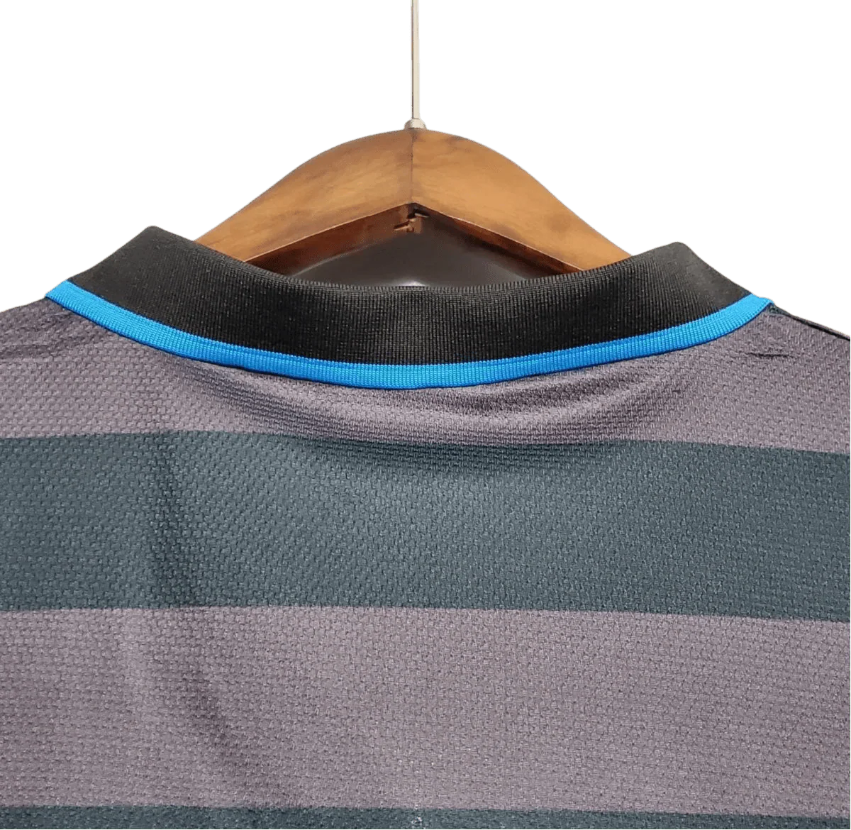 https://cdn.shopify.com/s/files/1/0826/7228/8075/files/19971998-inter-milan-pirelli-third-retro-kit-classickits433-620446.webp?v=1741198899